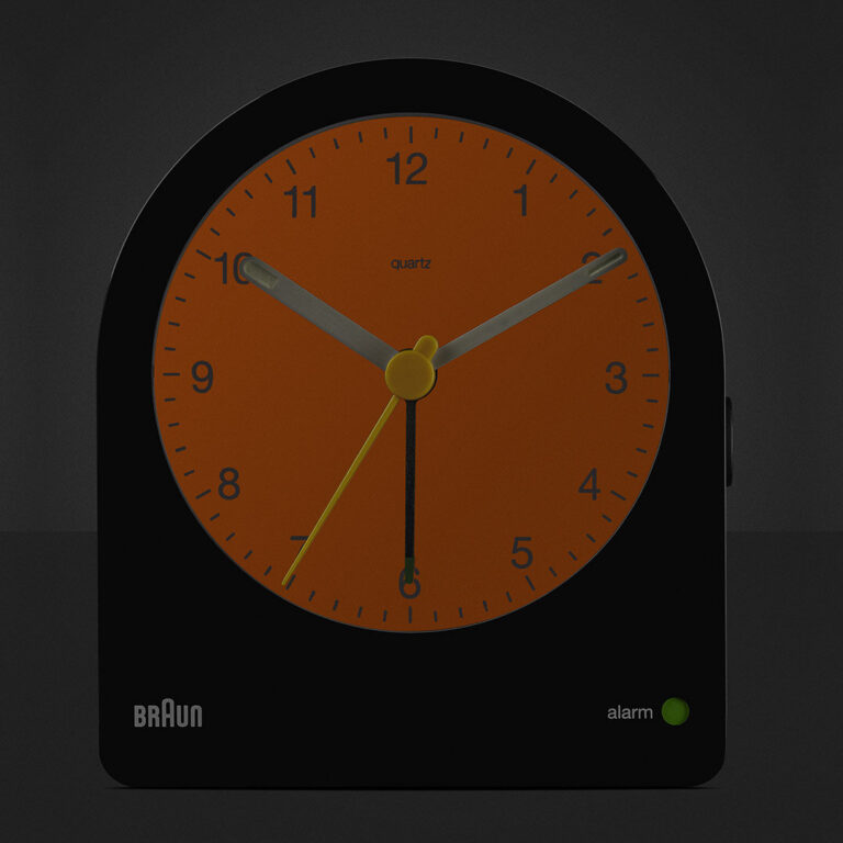 BRAUN BC22B SİYAH KLASİK ANALOG ALARMLI MASA SAATİ