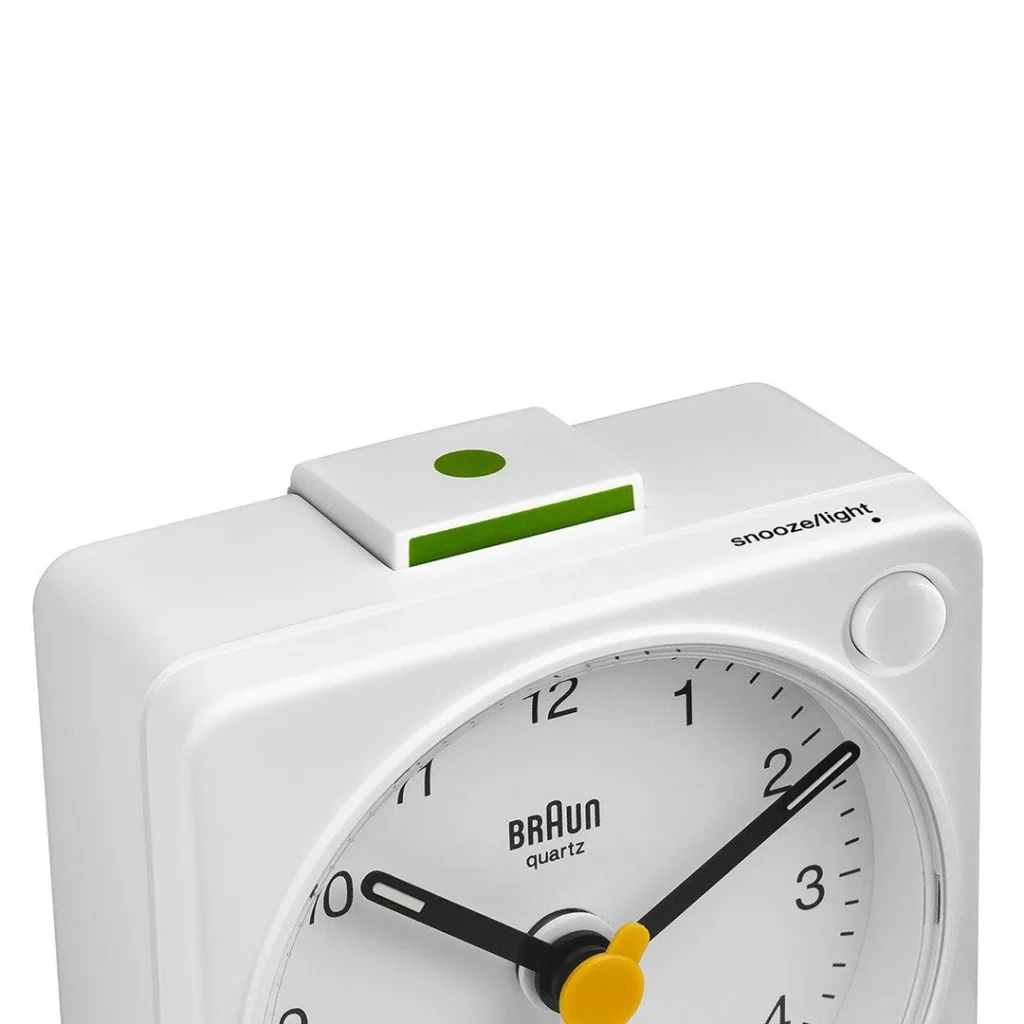 BRAUN BC02XW BEYAZ KLASİK SEYAHAT ANALAOG ALARMLI MASA SAATİ