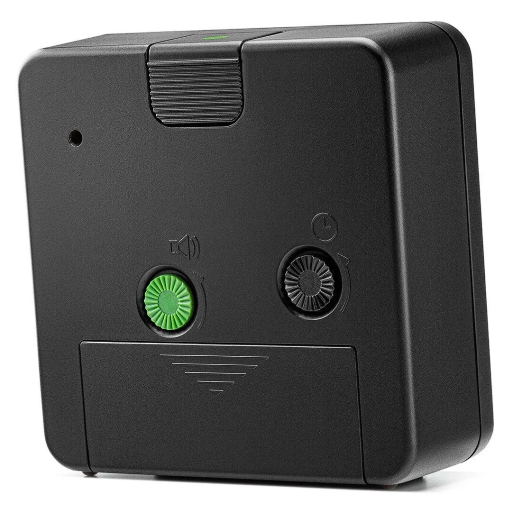 BRAUN BC03BW SİYAH-BEYAZ KLASİK SEYAHAT ANALAOG ALARMLI MASA SAATİ