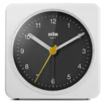 BRAUN BC03WB BEYAZ-SİYAH KLASİK SEYAHAT ANALAOG ALARMLI MASA SAATİ